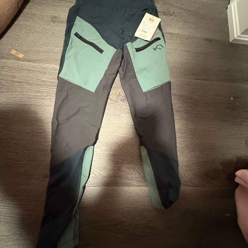 Kari Traa Women's Track Pants in Black and Teal